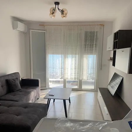 2 With Balcony And Sea View Apartament *